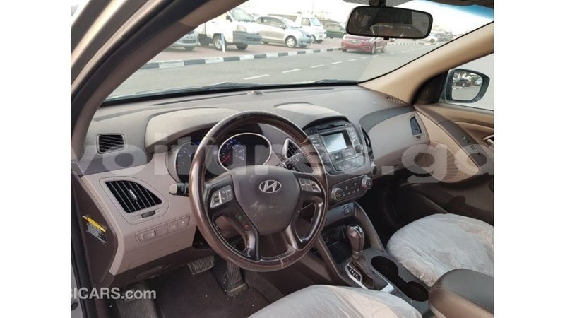 Big with watermark hyundai tucson estuaire import dubai 6226