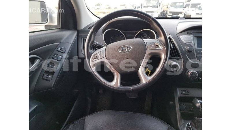 Big with watermark hyundai tucson estuaire import dubai 6228