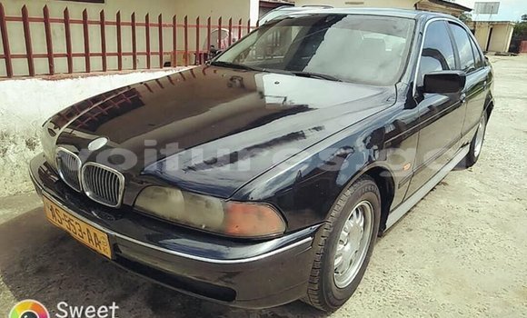 Sayi Na hannu BMW 3–Series Black Mota in Libreville a estuary Sayi Na hannu BMW 3–Series Black Mota in Libreville a estuary