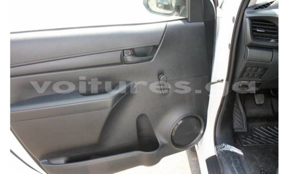 Sayi Imported Toyota Hilux White Mota in Import - Dubai a estuary Sayi Imported Toyota Hilux White Mota in Import - Dubai a estuary