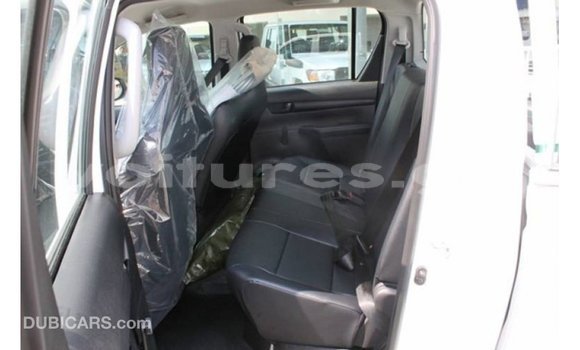 Sayi Imported Toyota Hilux White Mota in Import - Dubai a estuary Sayi Imported Toyota Hilux White Mota in Import - Dubai a estuary