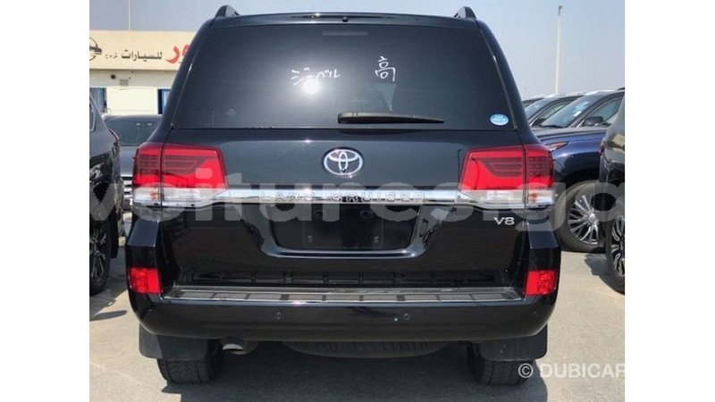 Big with watermark toyota land cruiser estuaire import dubai 6234