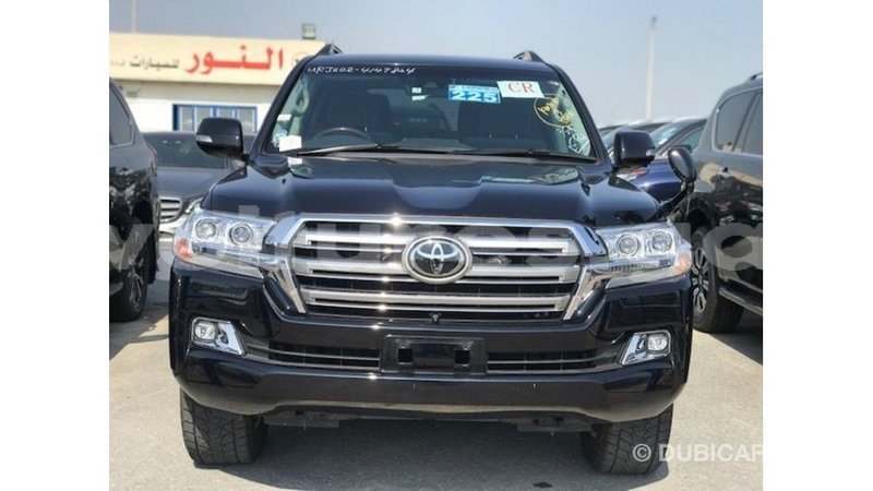 Big with watermark toyota land cruiser estuaire import dubai 6234