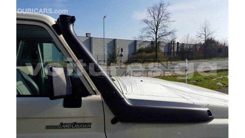 Big with watermark toyota land cruiser estuaire import dubai 6241