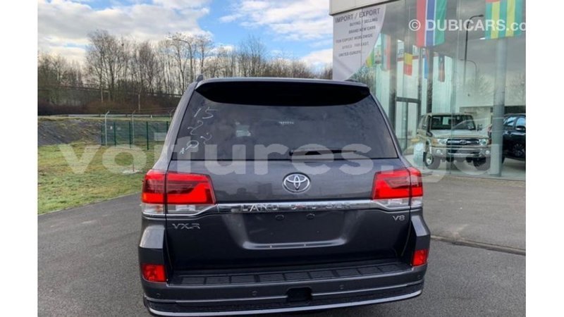 Big with watermark toyota land cruiser estuaire import dubai 6242
