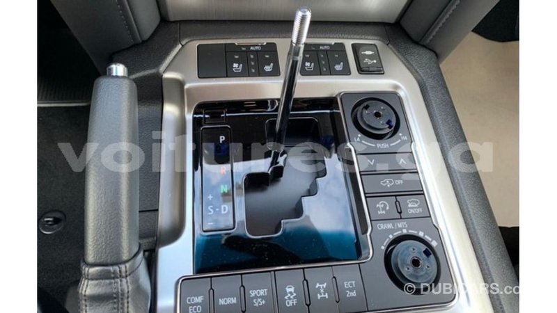 Big with watermark toyota land cruiser estuaire import dubai 6244