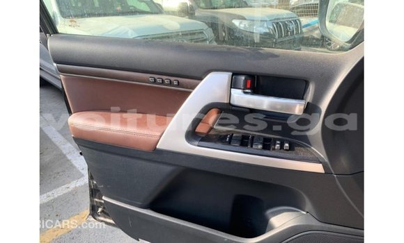 Acheter Import Voiture Toyota Land Cruiser Noir à Import - Dubai, Estuaire Acheter Import Voiture Toyota Land Cruiser Noir à Import - Dubai, Estuaire