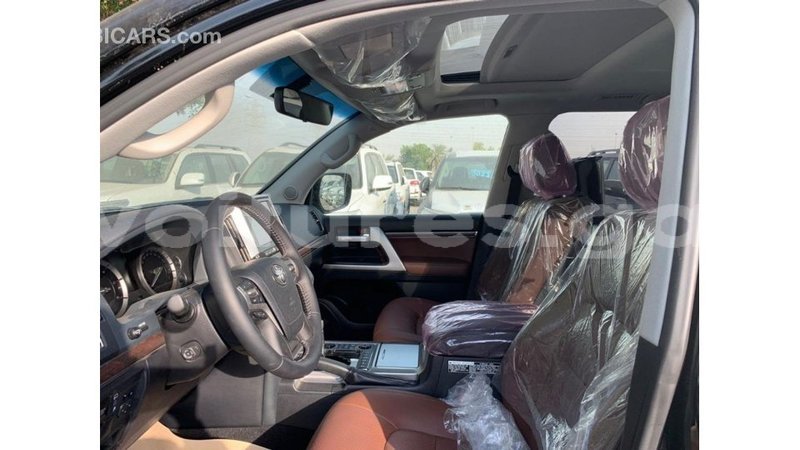 Big with watermark toyota land cruiser estuaire import dubai 6244