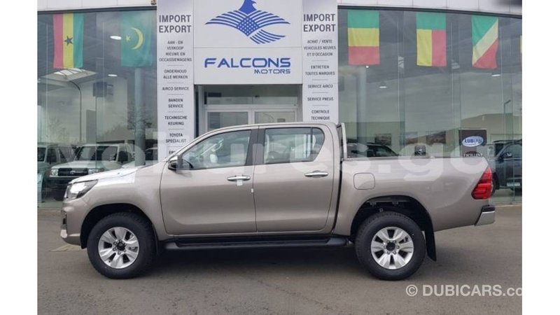 Big with watermark toyota hilux estuaire import dubai 6245