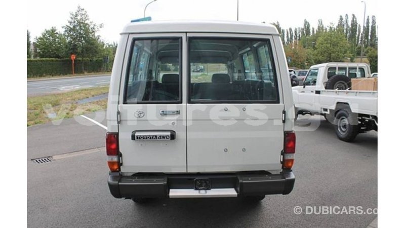 Big with watermark toyota land cruiser estuaire import dubai 6246