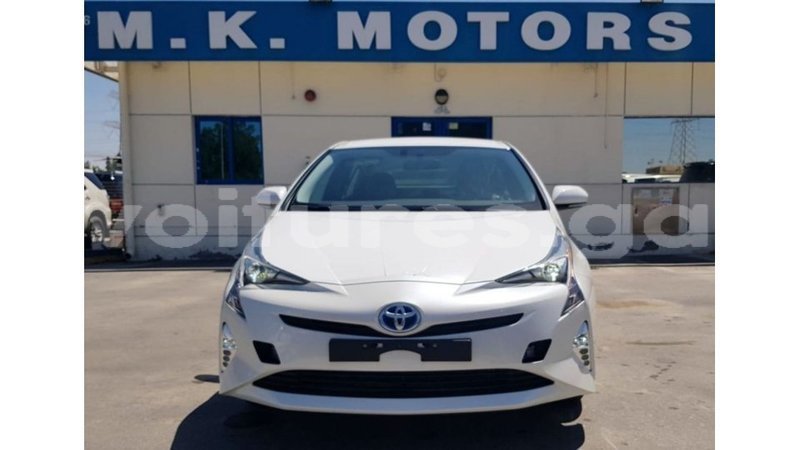 Big with watermark toyota prius estuaire import dubai 6247