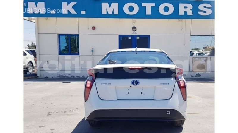 Big with watermark toyota prius estuaire import dubai 6247