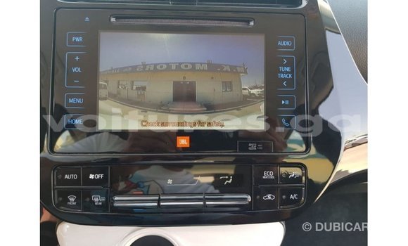 Acheter Import Voiture Toyota Prius Blanc à Import - Dubai, Estuaire Acheter Import Voiture Toyota Prius Blanc à Import - Dubai, Estuaire