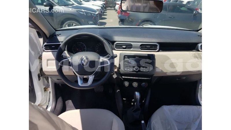 Big with watermark renault 19 estuaire import dubai 6248