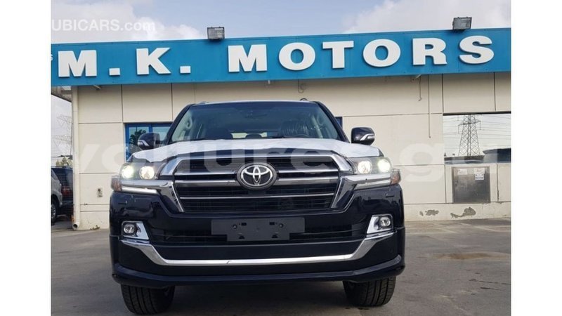 Big with watermark toyota land cruiser estuaire import dubai 6249