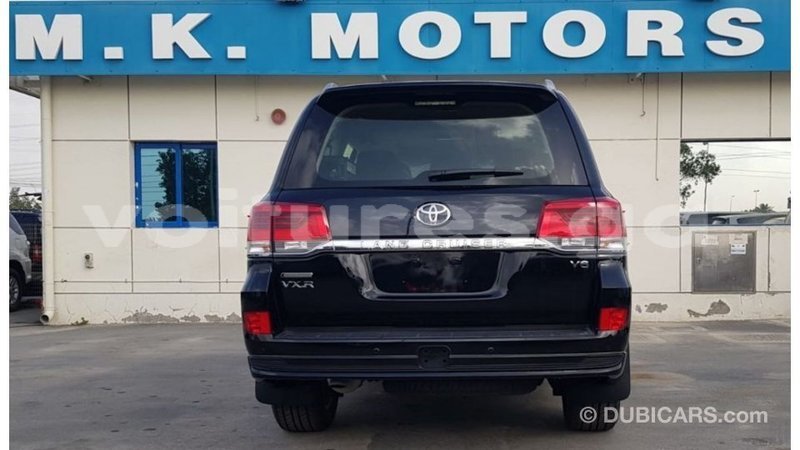 Big with watermark toyota land cruiser estuaire import dubai 6249