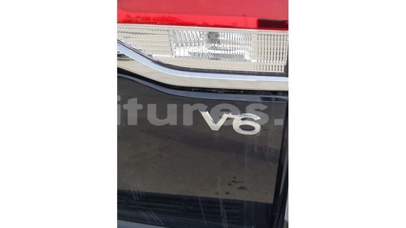 Big with watermark toyota land cruiser estuaire import dubai 6249