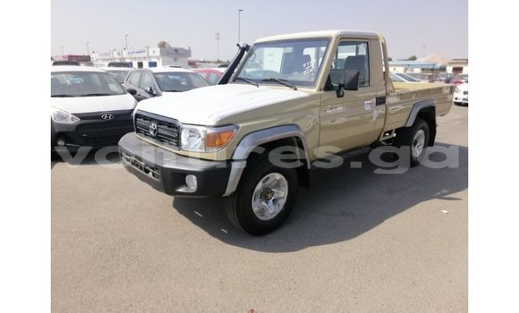Acheter Import Voiture Toyota Land Cruiser Beige à Import - Dubai, Estuaire Acheter Import Voiture Toyota Land Cruiser Beige à Import - Dubai, Estuaire