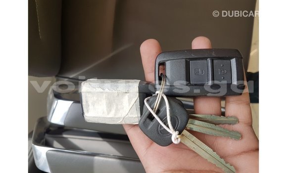 Acheter Import Voiture Toyota Land Cruiser Beige à Import - Dubai, Estuaire Acheter Import Voiture Toyota Land Cruiser Beige à Import - Dubai, Estuaire