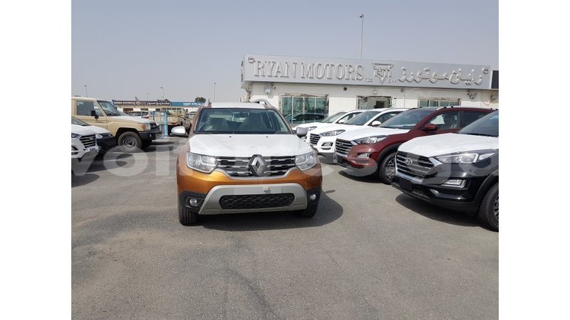 Big with watermark renault 19 estuaire import dubai 6252