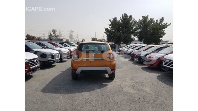 Big with watermark renault 19 estuaire import dubai 6252