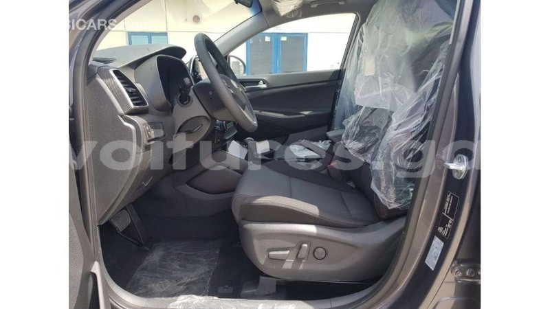 Big with watermark hyundai tucson estuaire import dubai 6253