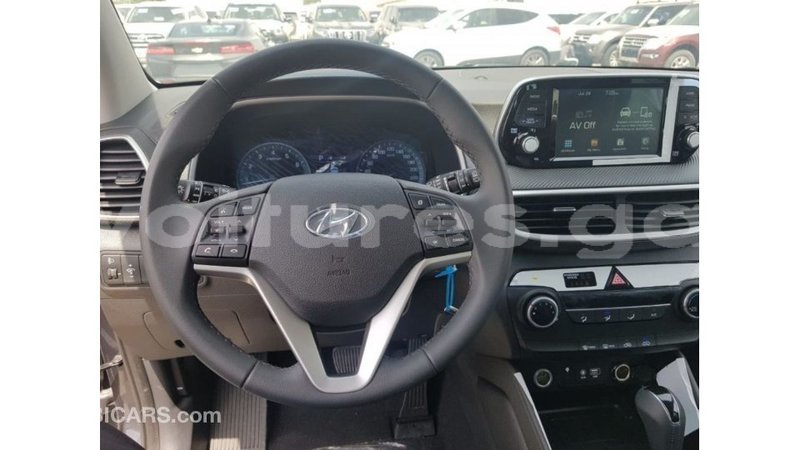 Big with watermark hyundai tucson estuaire import dubai 6253