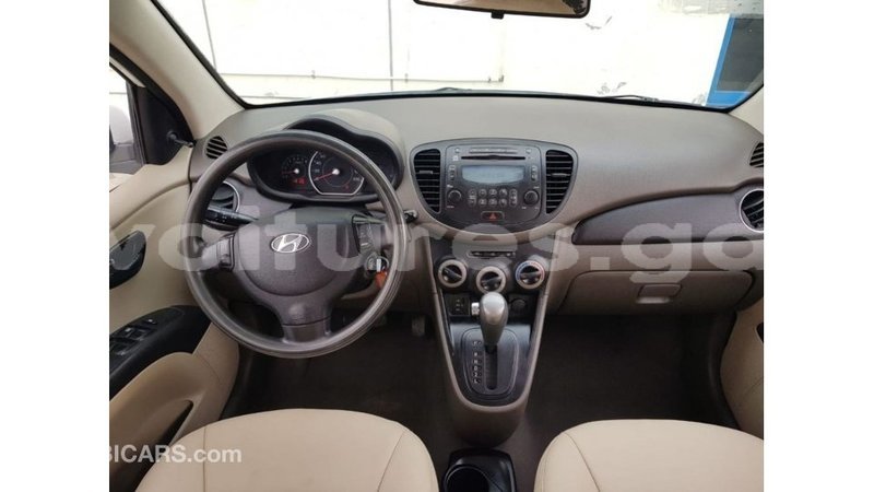 Big with watermark hyundai i10 estuaire import dubai 6255