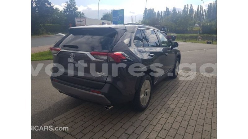 Big with watermark toyota hiace estuary import dubai 6256