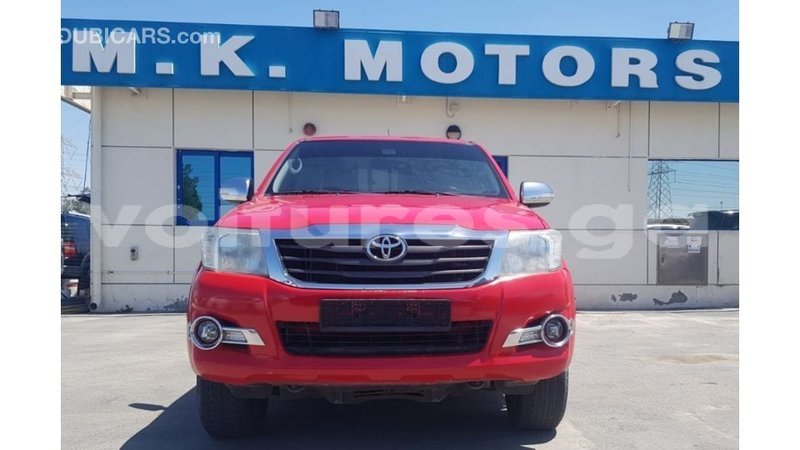 Big with watermark toyota hilux estuaire import dubai 6260