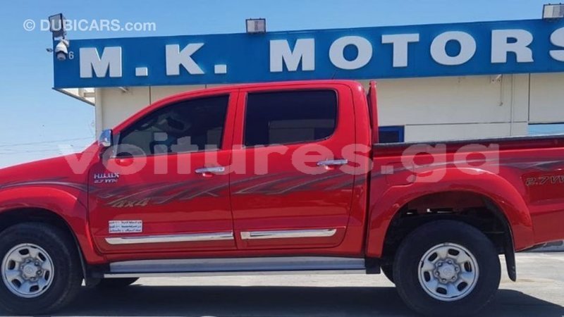 Big with watermark toyota hilux estuaire import dubai 6260