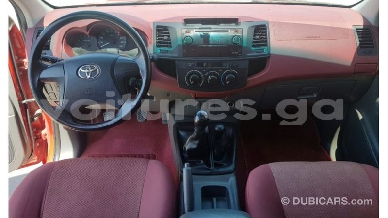 Big with watermark toyota hilux estuaire import dubai 6260