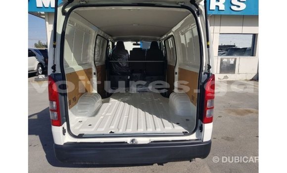 Acheter Import Voiture Toyota Hiace Blanc à Import - Dubai, Estuaire Acheter Import Voiture Toyota Hiace Blanc à Import - Dubai, Estuaire