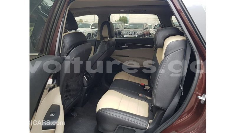 Big with watermark kia sorento estuaire import dubai 6266