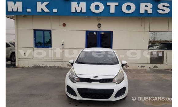 Acheter Import Voiture Kia Rio Blanc à Import - Dubai, Estuaire Acheter Import Voiture Kia Rio Blanc à Import - Dubai, Estuaire