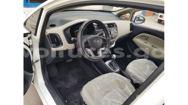 Big with watermark kia rio estuaire import dubai 6267