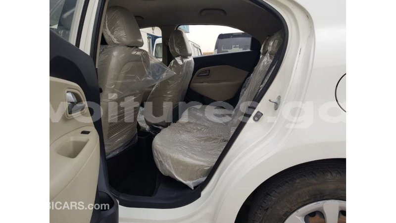 Big with watermark kia rio estuaire import dubai 6267