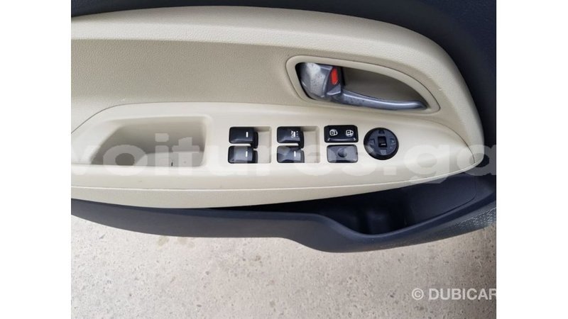 Big with watermark kia rio estuaire import dubai 6267