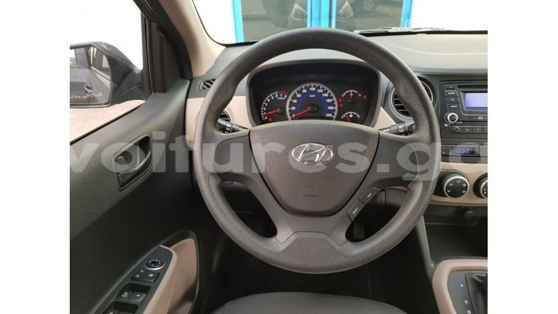 Big with watermark hyundai i10 estuaire import dubai 6269