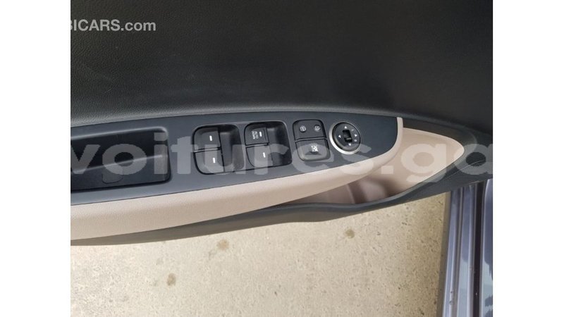 Big with watermark hyundai i10 estuaire import dubai 6269