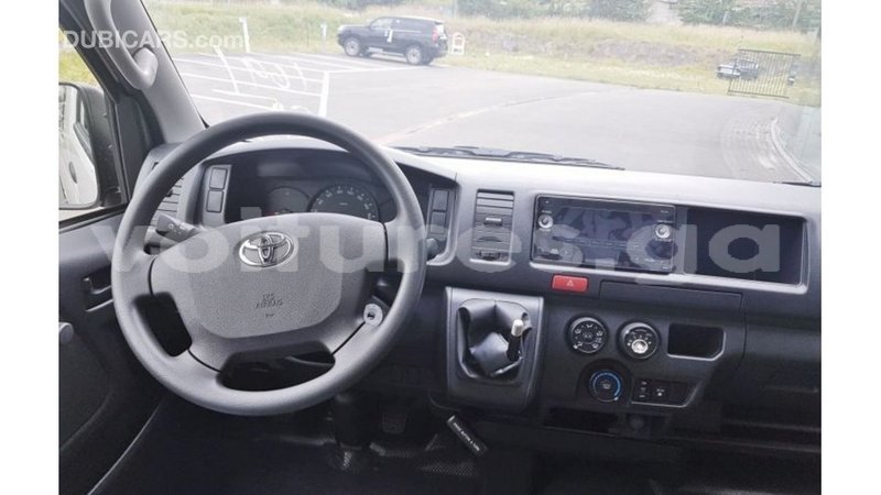 Big with watermark toyota hiace estuary import dubai 6272