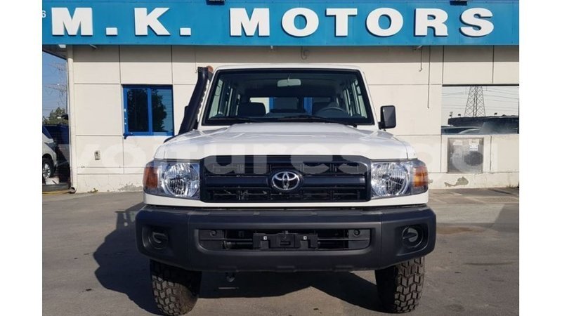 Big with watermark toyota land cruiser estuaire import dubai 6275