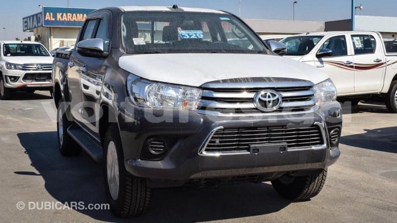 Big with watermark toyota hilux estuaire import dubai 6277