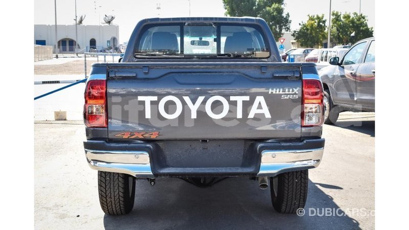 Big with watermark toyota hilux estuaire import dubai 6277