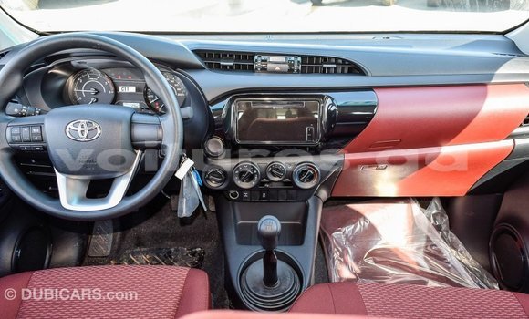 Acheter Import Voiture Toyota Hilux Blanc à Import - Dubai, Estuaire Acheter Import Voiture Toyota Hilux Blanc à Import - Dubai, Estuaire