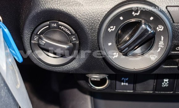 Acheter Import Voiture Toyota Hilux Blanc à Import - Dubai, Estuaire Acheter Import Voiture Toyota Hilux Blanc à Import - Dubai, Estuaire