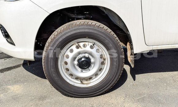 Acheter Import Voiture Toyota Hilux Blanc à Import - Dubai, Estuaire Acheter Import Voiture Toyota Hilux Blanc à Import - Dubai, Estuaire