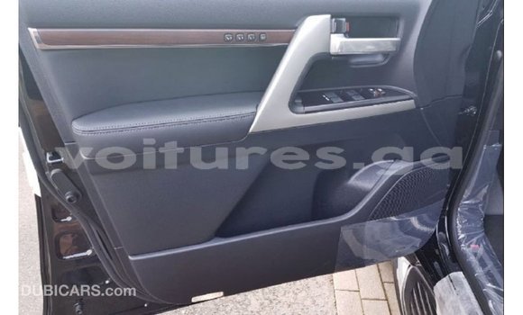 Acheter Import Voiture Toyota Land Cruiser Noir à Import - Dubai, Estuaire Acheter Import Voiture Toyota Land Cruiser Noir à Import - Dubai, Estuaire