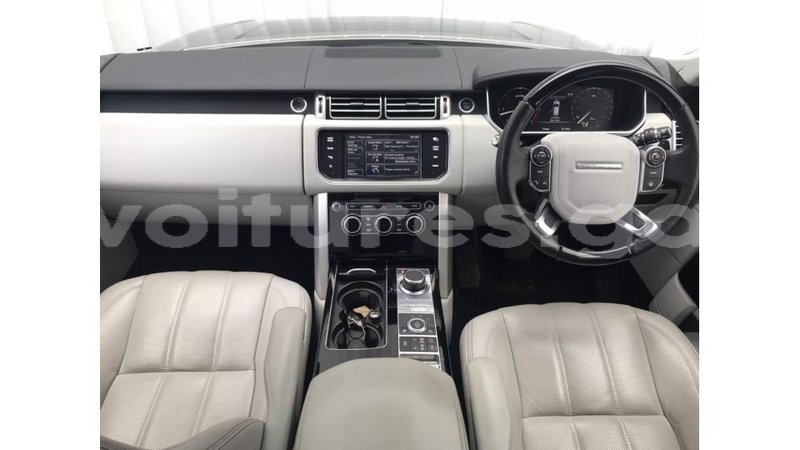 Big with watermark land rover range rover estuaire import dubai 6284