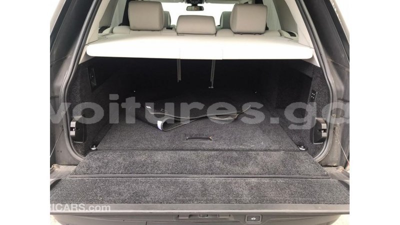 Big with watermark land rover range rover estuaire import dubai 6284